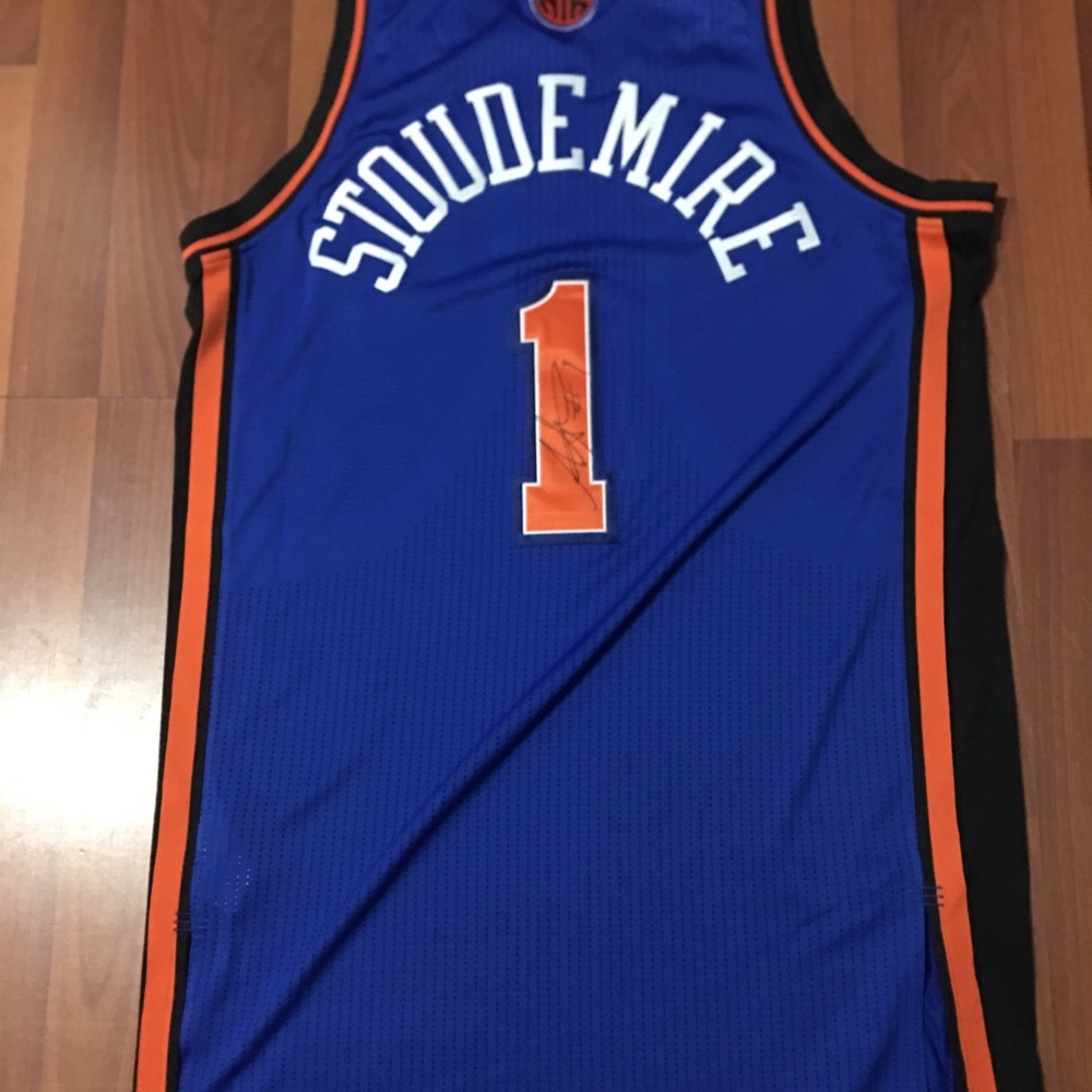 New York Knicks - Picture 2 of 3
